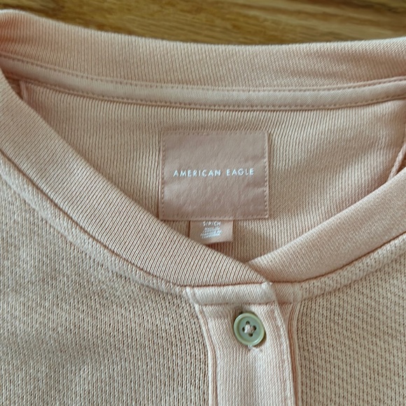 American Eagle long sleeved peach shirt - Picture 3 of 4
